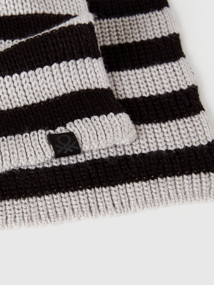 KNITTED SCARF Junior Boy image number 3